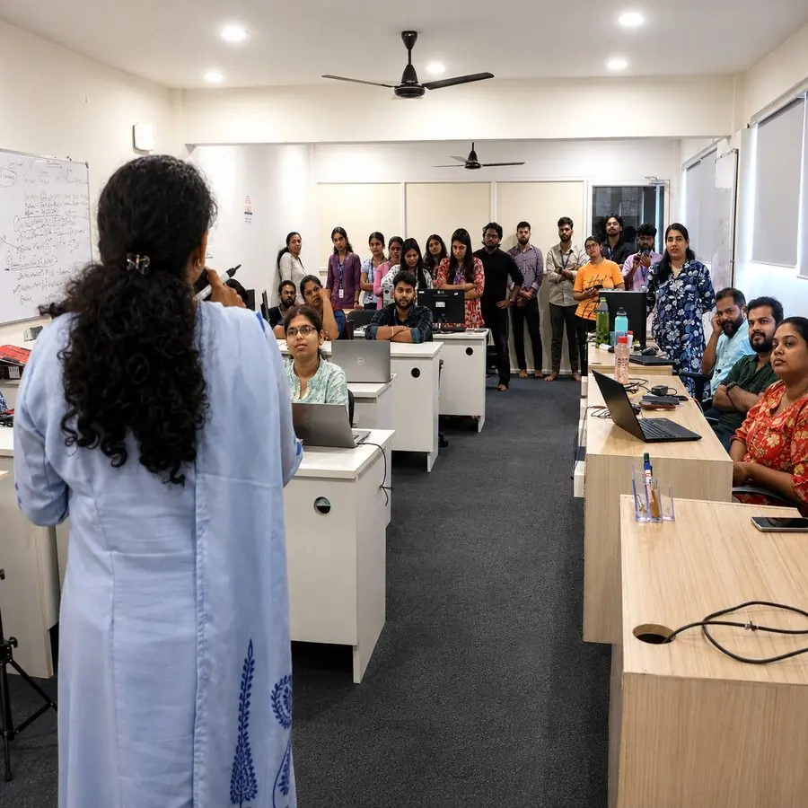A trainer presenting to a full Cokonet batch